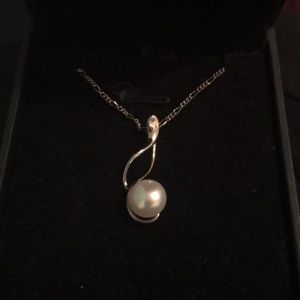 White Pearl Necklace